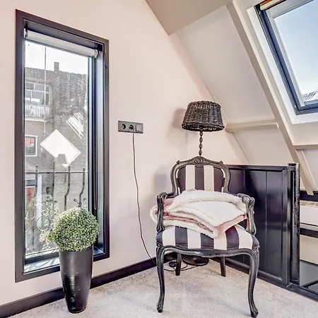 Huize wees Nobel In het centrum Van Oud Beijerland dicht bij Rotterdam-3